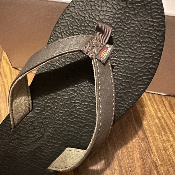 Rainbow Black sandals with charcoal Strap - Picture 4 of 9